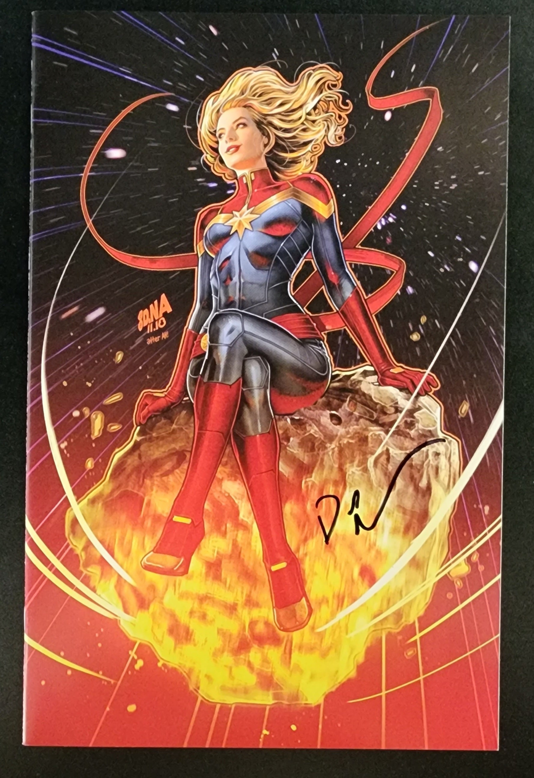 CAPTAIN MARVEL #1 SSCO VIRGIN VARIANT SIGNED BY DAVID NAKAYAMA 2019