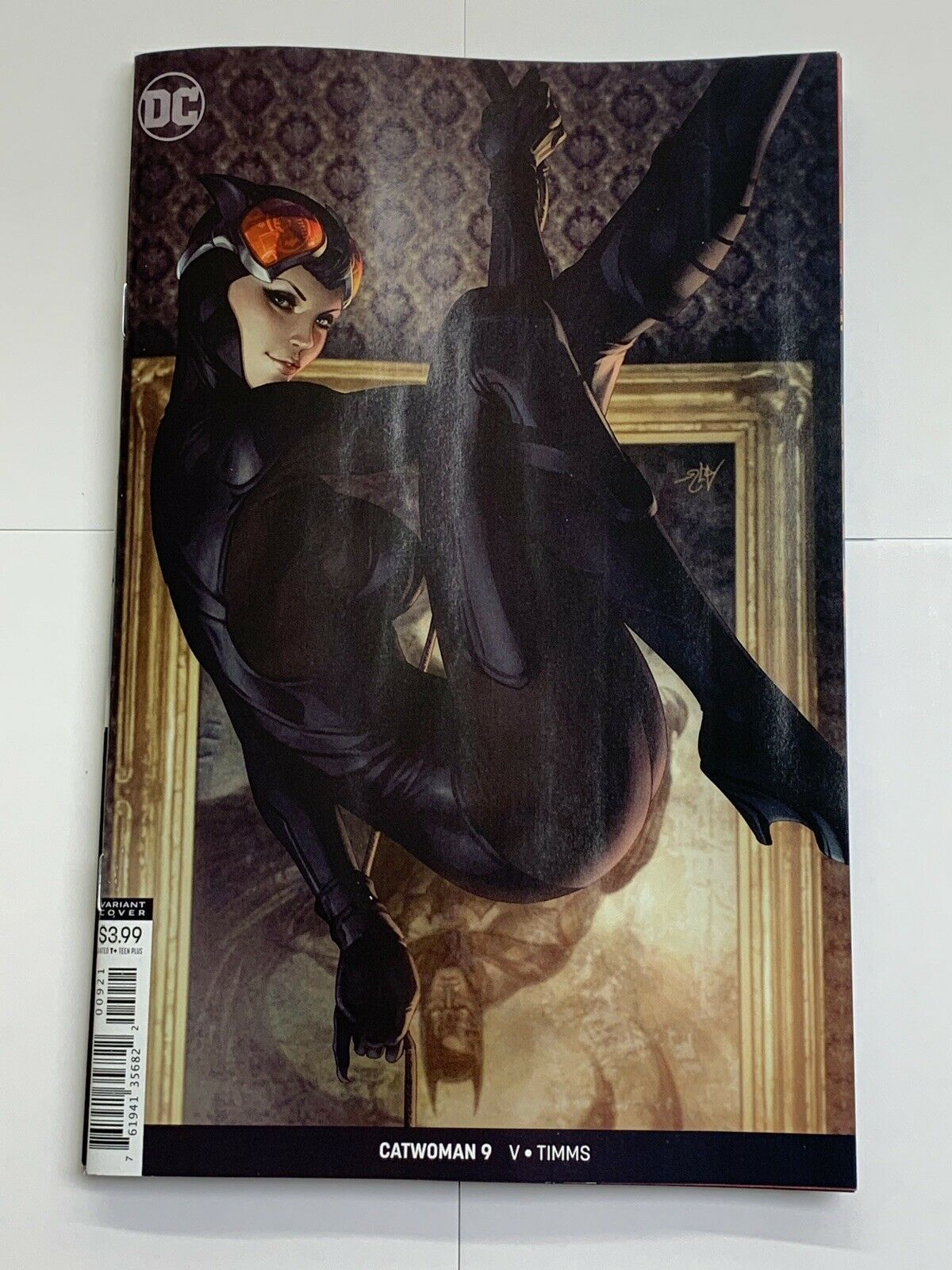 CATWOMAN #9 Stanley 'Artgerm' Lau Cover B  Variant DC Comics Batman Timms V