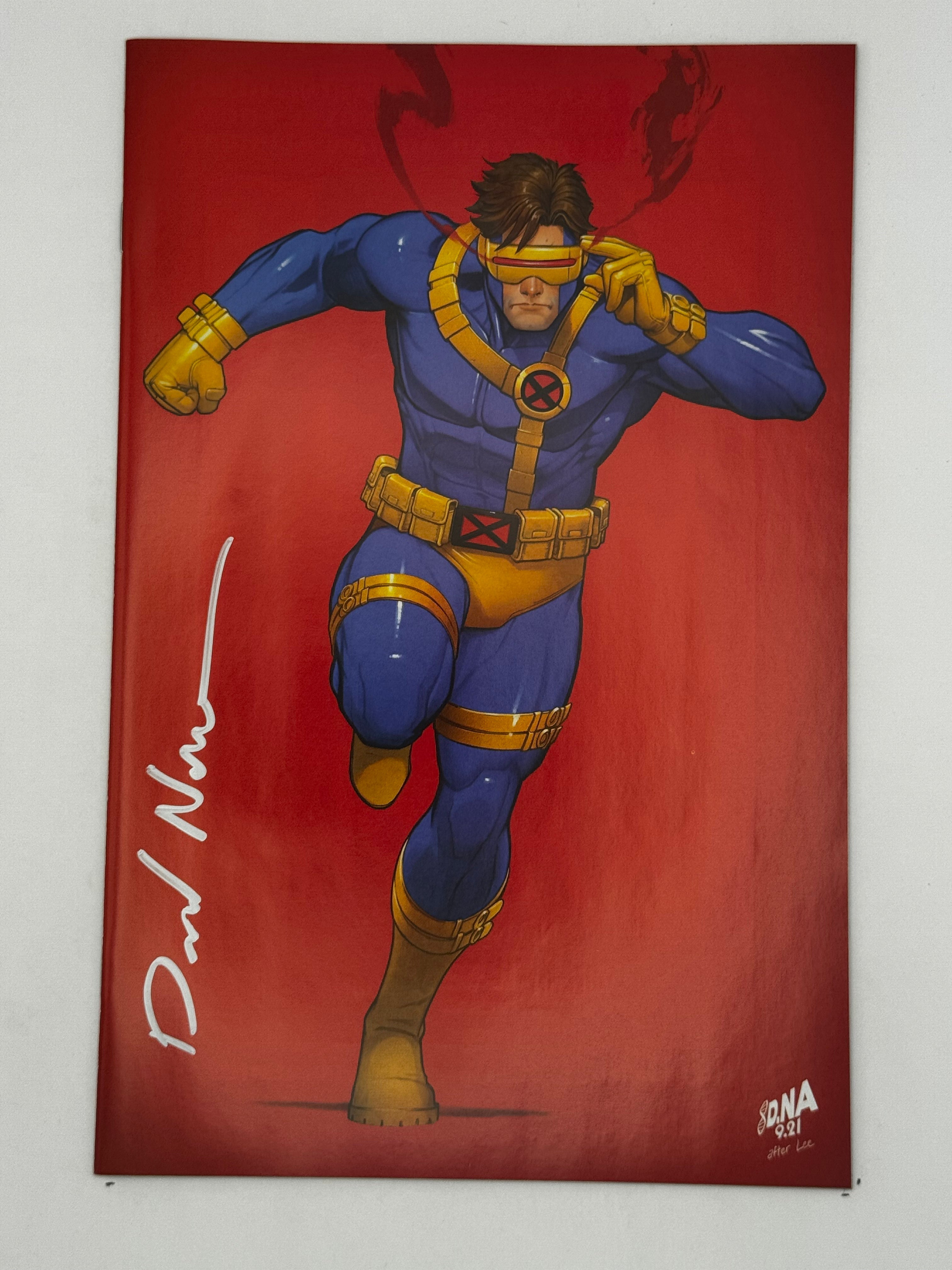 [Signed by David Nakayama] X-MEN #4 VIRGIN RED UNKNOWN COMICS DAVID NAKAYAMA EXCLUSIVE 5 YEAR ANNIVERSARY VAR