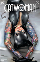 Load image into Gallery viewer, CATWOMAN #62 (NATHAN SZERDY EXCLUSIVE TRADE/VIRGIN VARIANT SET)(2024)