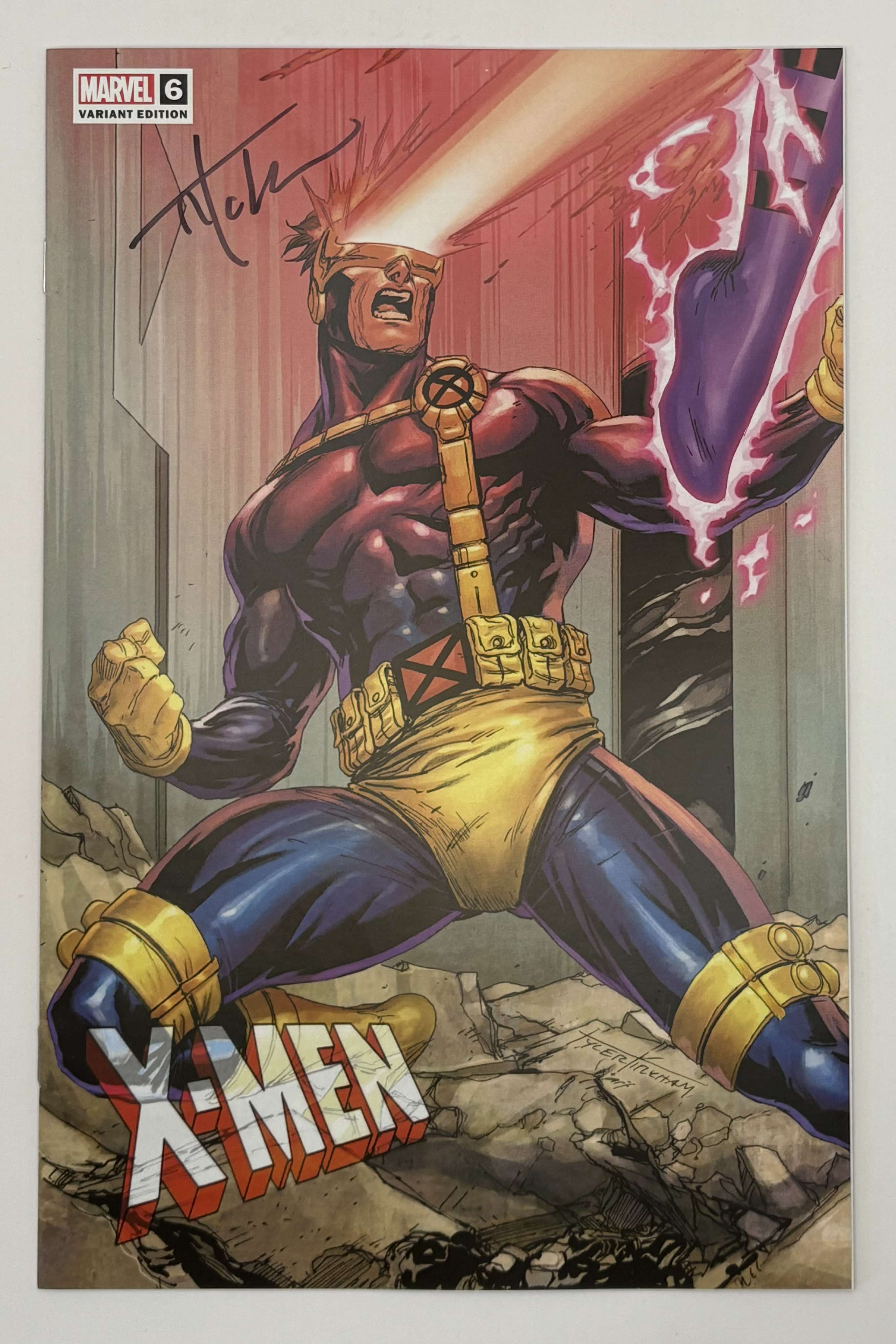 [Signed by Tyler Kirkham] X-MEN #6 Tyler Kirkham Unknown Connecting Cover Excl Var